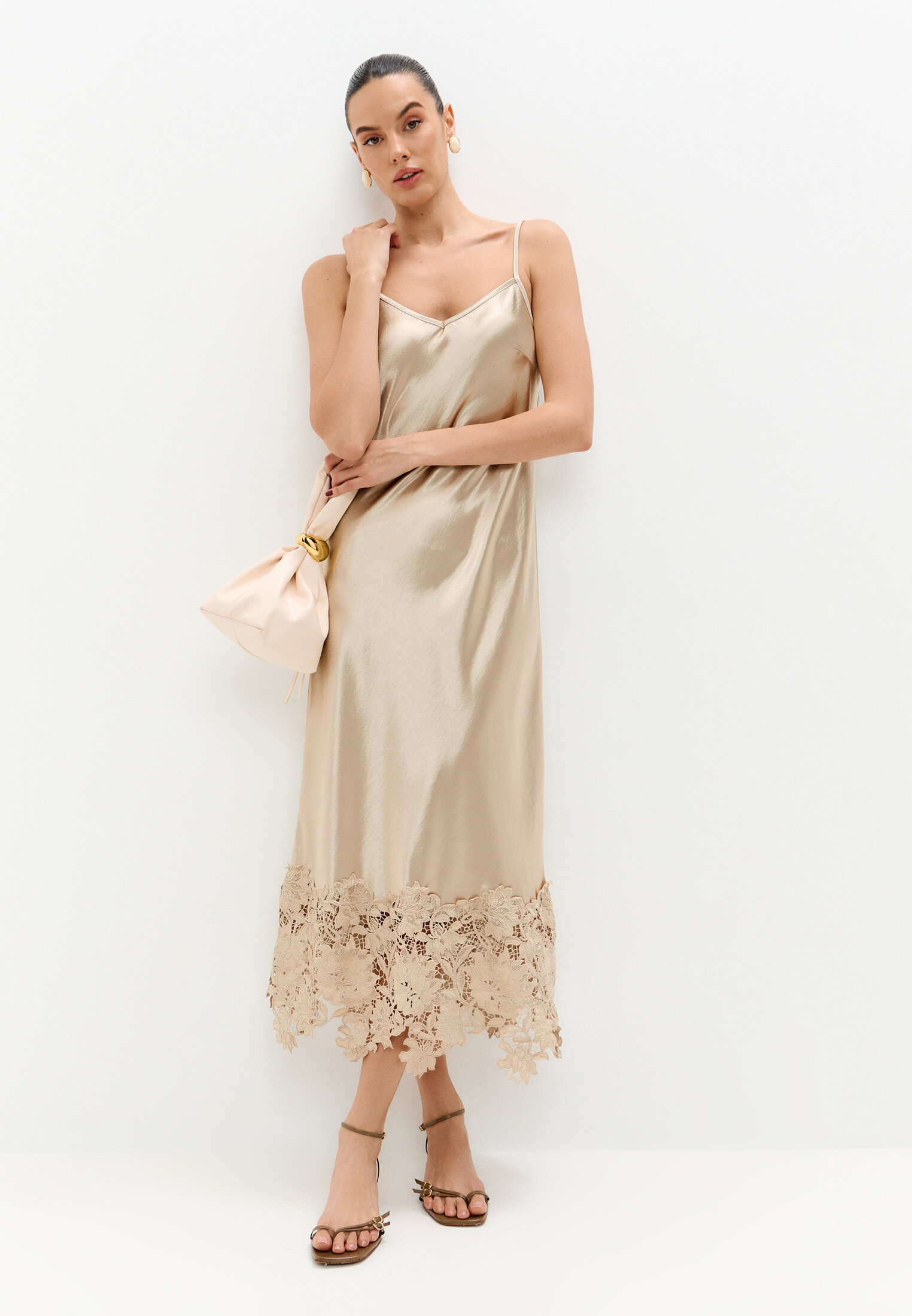 Платье-комбинация с кружевом