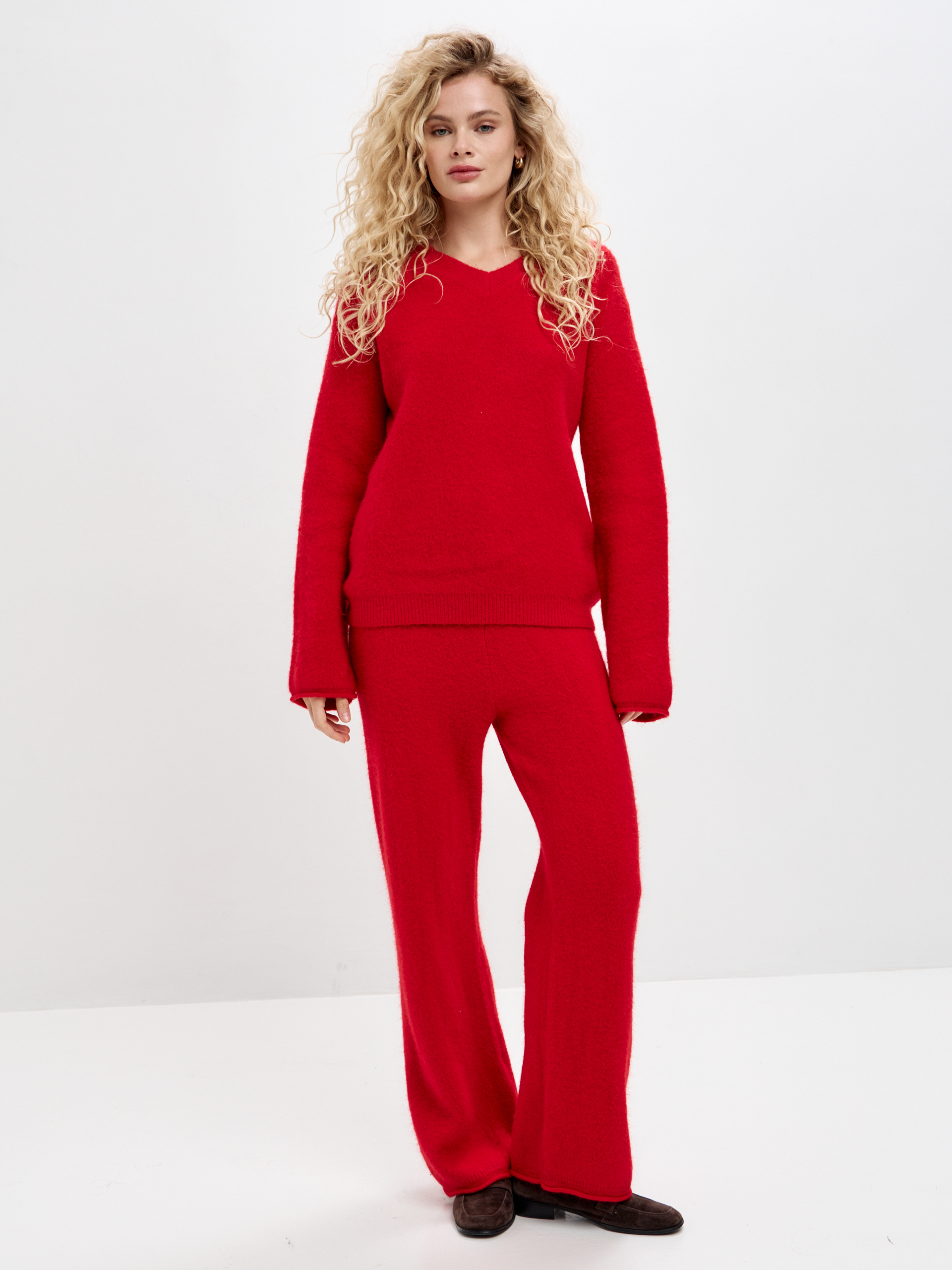 Свитер V вырез