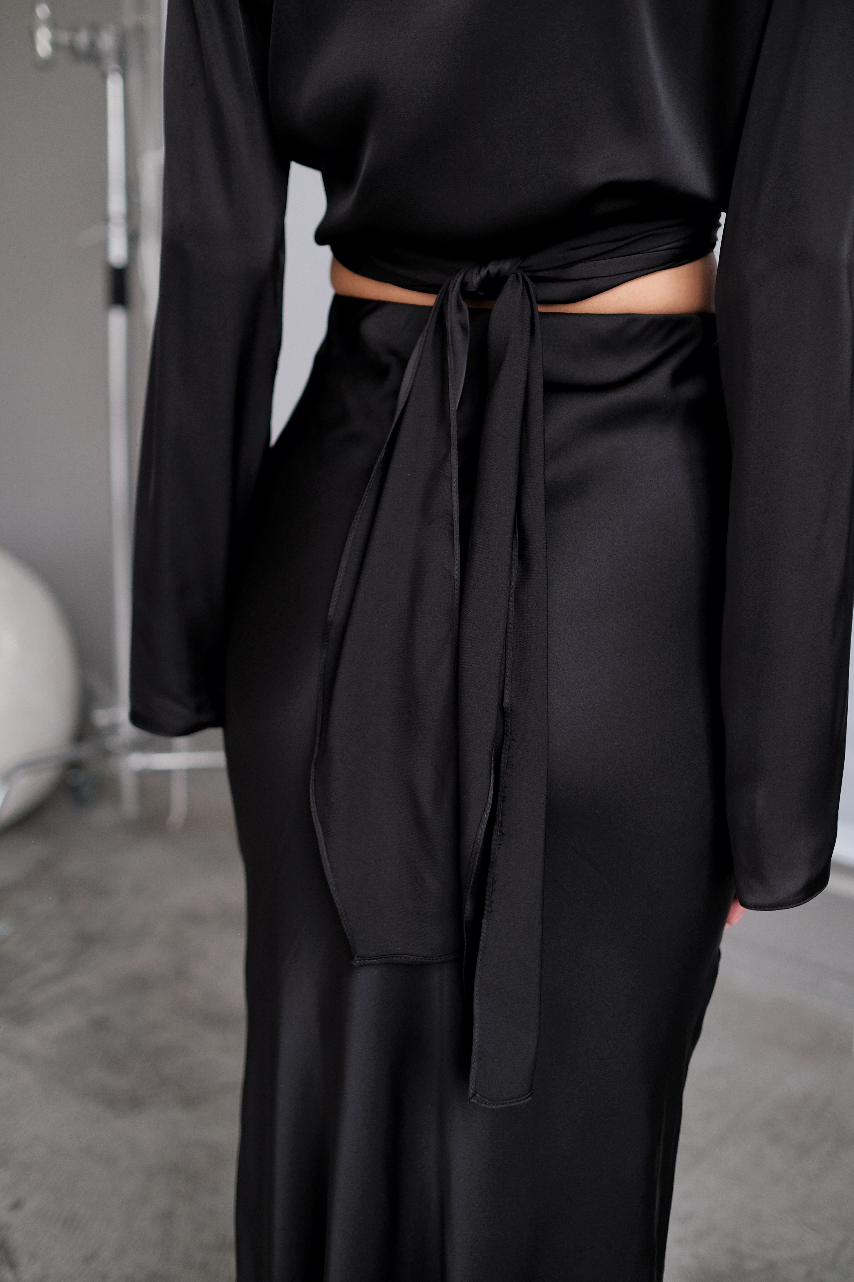 Блуза с завязками черная 