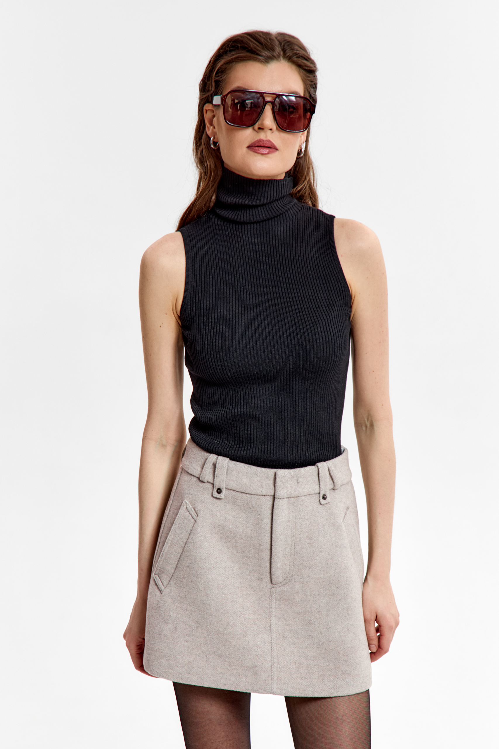 Юбка мини бежевая