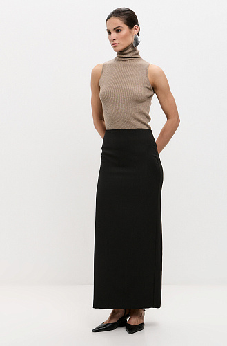 Юбка черная с разрезом