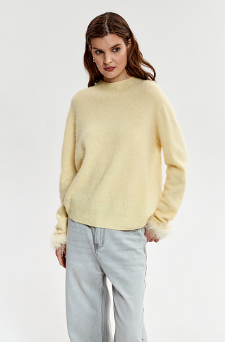  Джемпер с боа